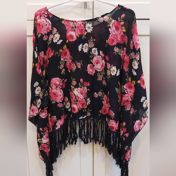 Band of Gypsies floral poncho - Picture 4 of 6